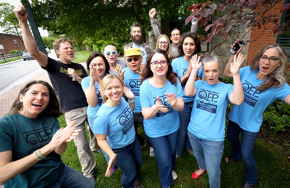 VideoInstitute_GroupCheer